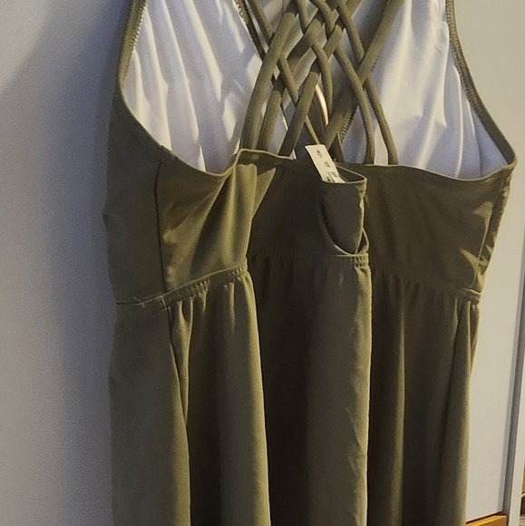 NWT- Aqua Eve Green Tummy Control bathing suit top. Size 12W.. $12 - Picture 3 of 13
